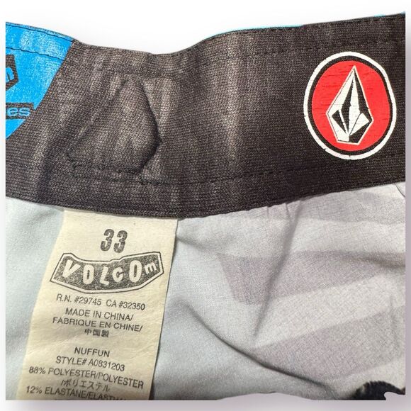 Volcom Colorful Board Shorts Size 33" 4 Way Stretch Trunks Retro Y2K - Picture 5 of 5